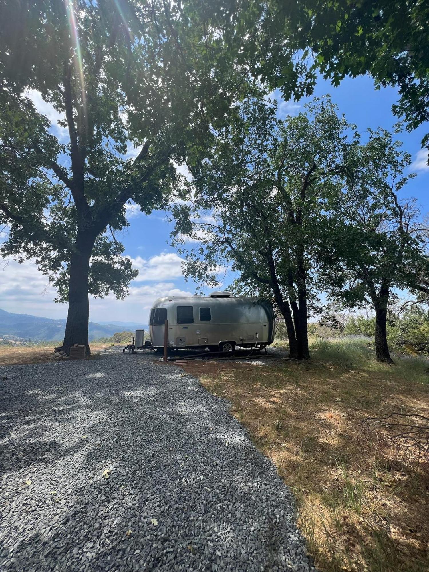 Modern Airstream With Amazing View - 10 To 15 Minutes From Kings Canyon National Park Dunlap Экстерьер фото